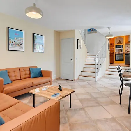 3 Bedroom Lovely In Ferienhaus *